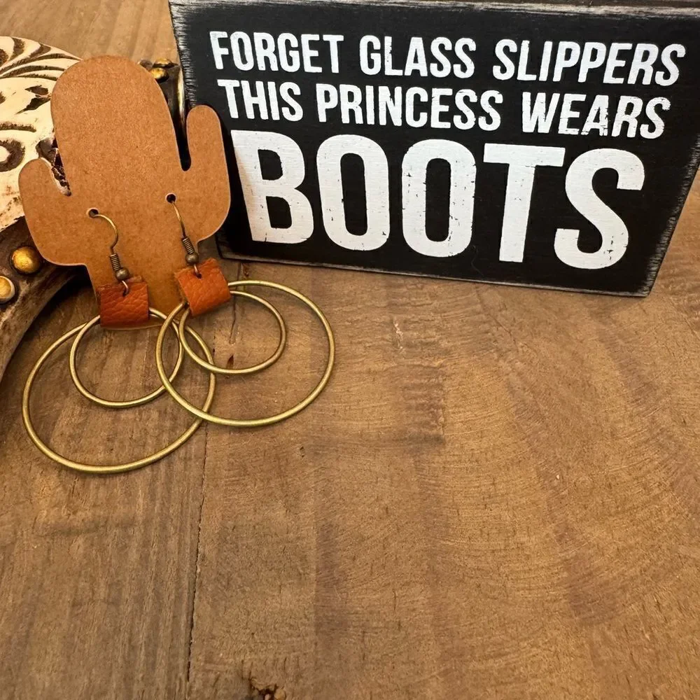 Leather and gold hoop Earrings